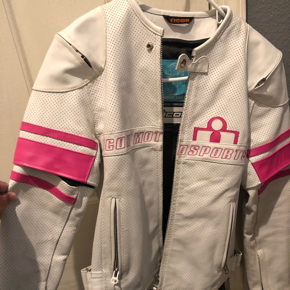 Icon Women’s motorcycle jacket White and Pink
